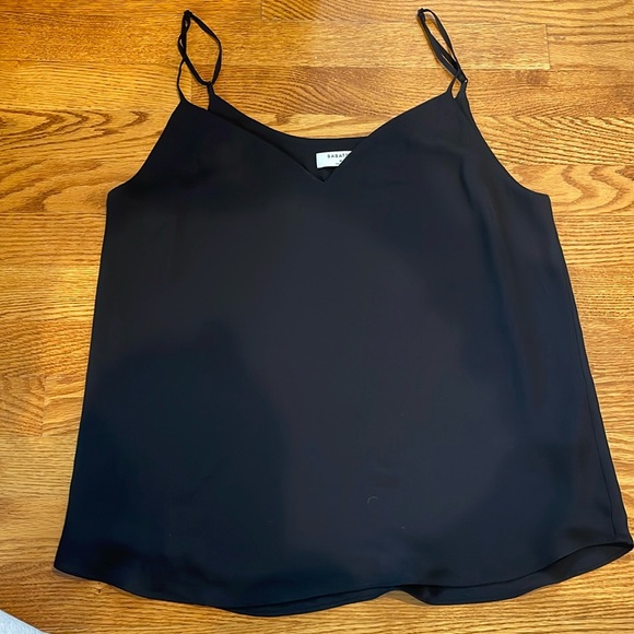 Aritizia Babaton Everly Top - Size M - Picture 2 of 4